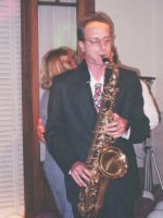 Cantantes para fiestas con grupos musicales y shows.