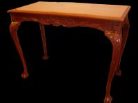 Venta de juego de muebles de estilo de sala de chipindal compuesto por 7 piezas.
