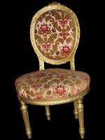 Los muebles de estilo solo por venta directa como estas sillas estilo frances.