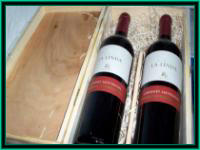 Regalos originales con estuches de vino para hombres.